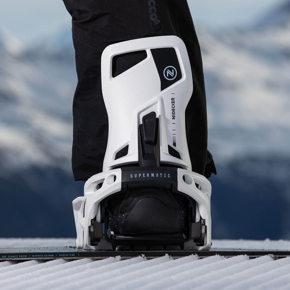 Supermatic Snowboard Bindings 2025 - Snowtrax