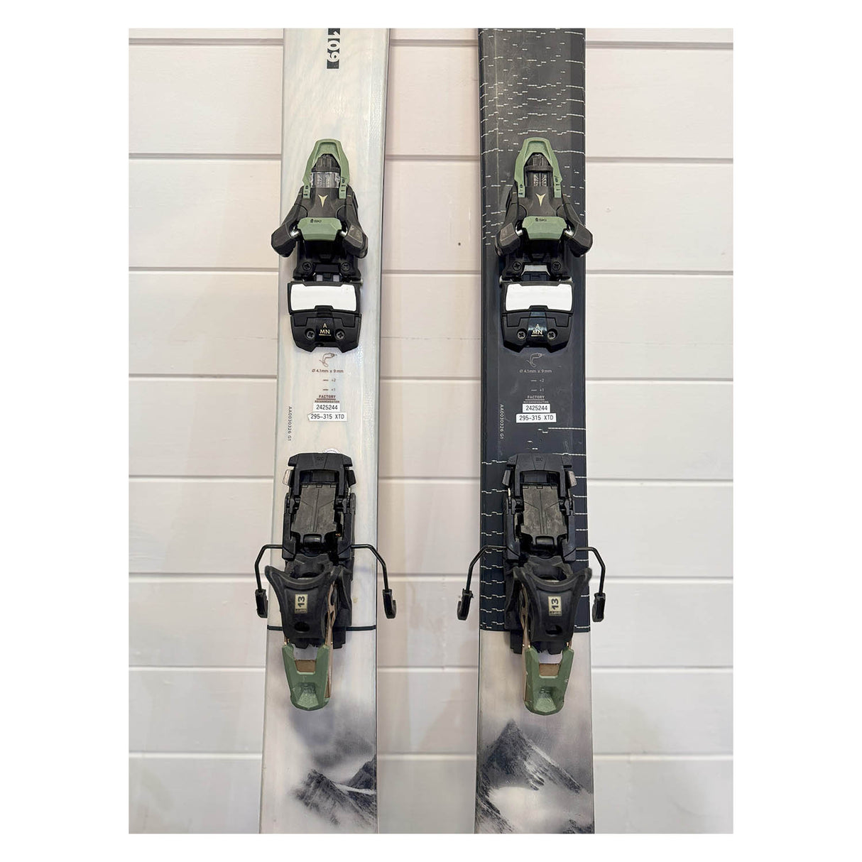 Backland 109 Skis & SHIFT² 13 MN Binding - Ex Demo