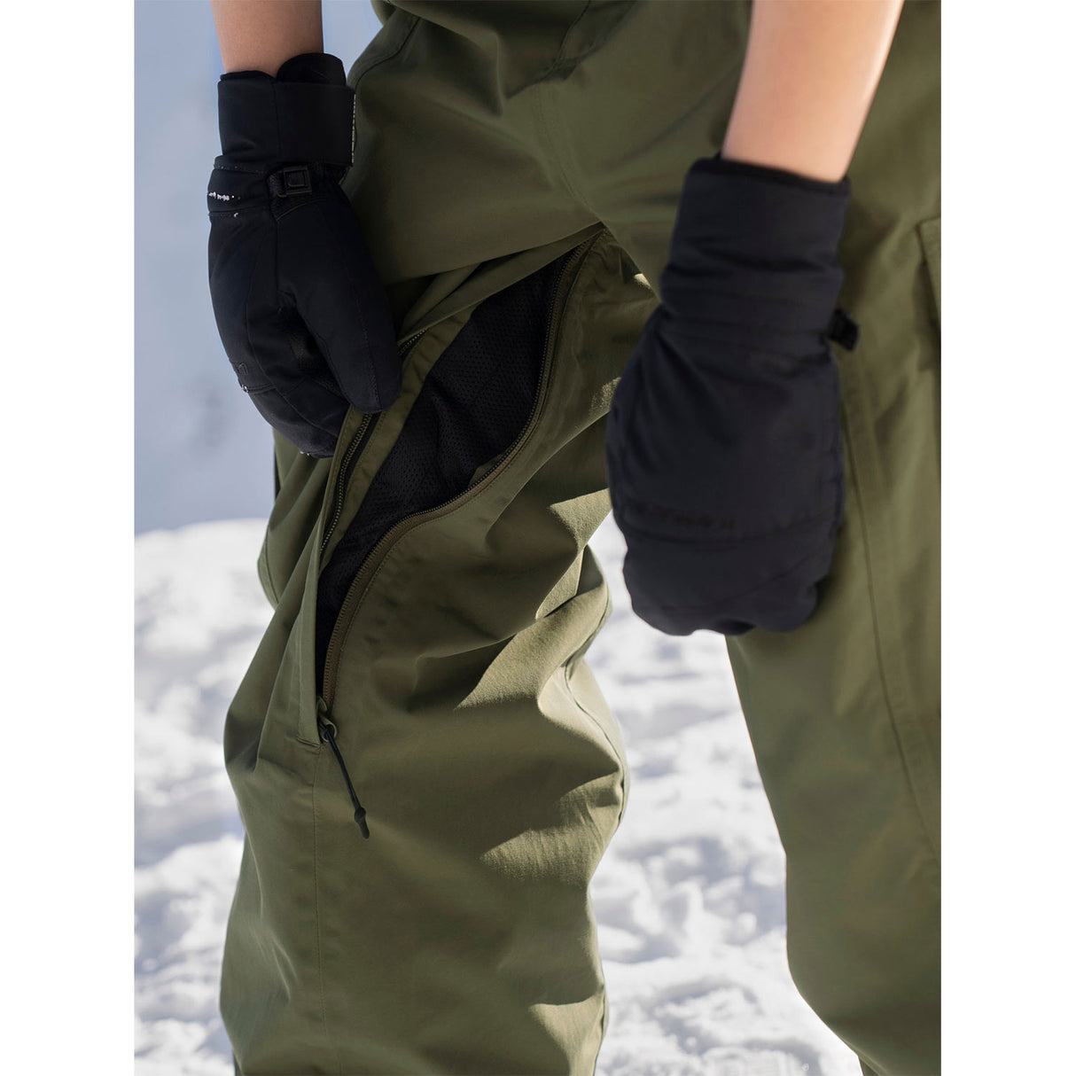 Team Issue 2L Insulated Cargo Pant Ski Pants